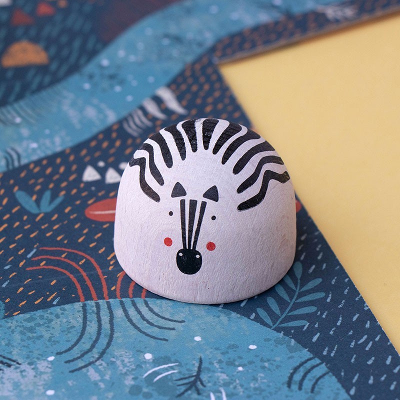 mini monde en bois, symbolique